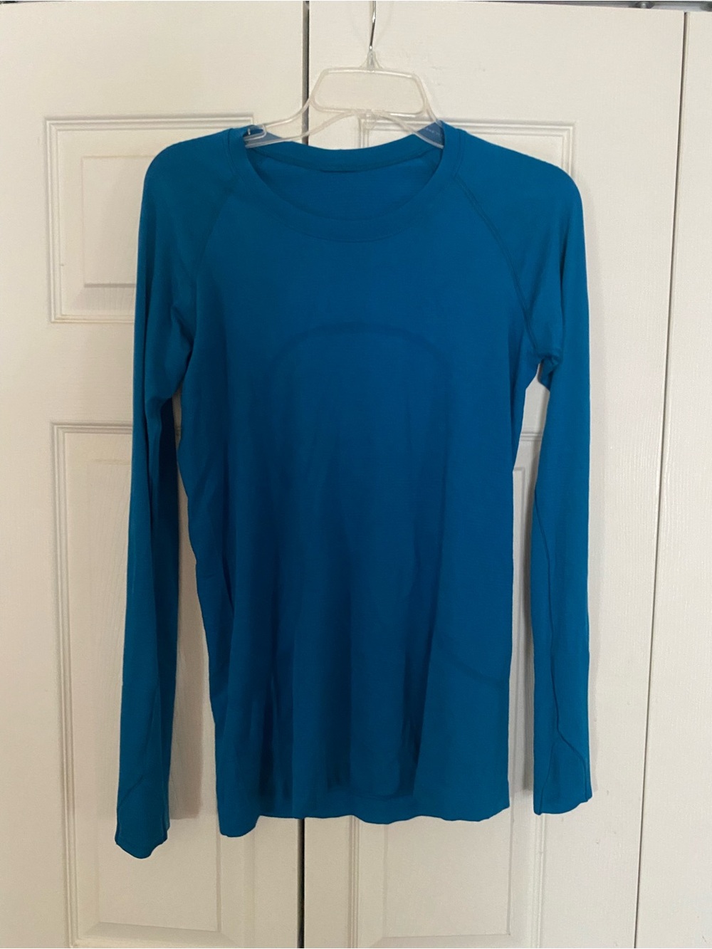 Lululemon Long-Sleeve Women's Performance Top - Teal Blue